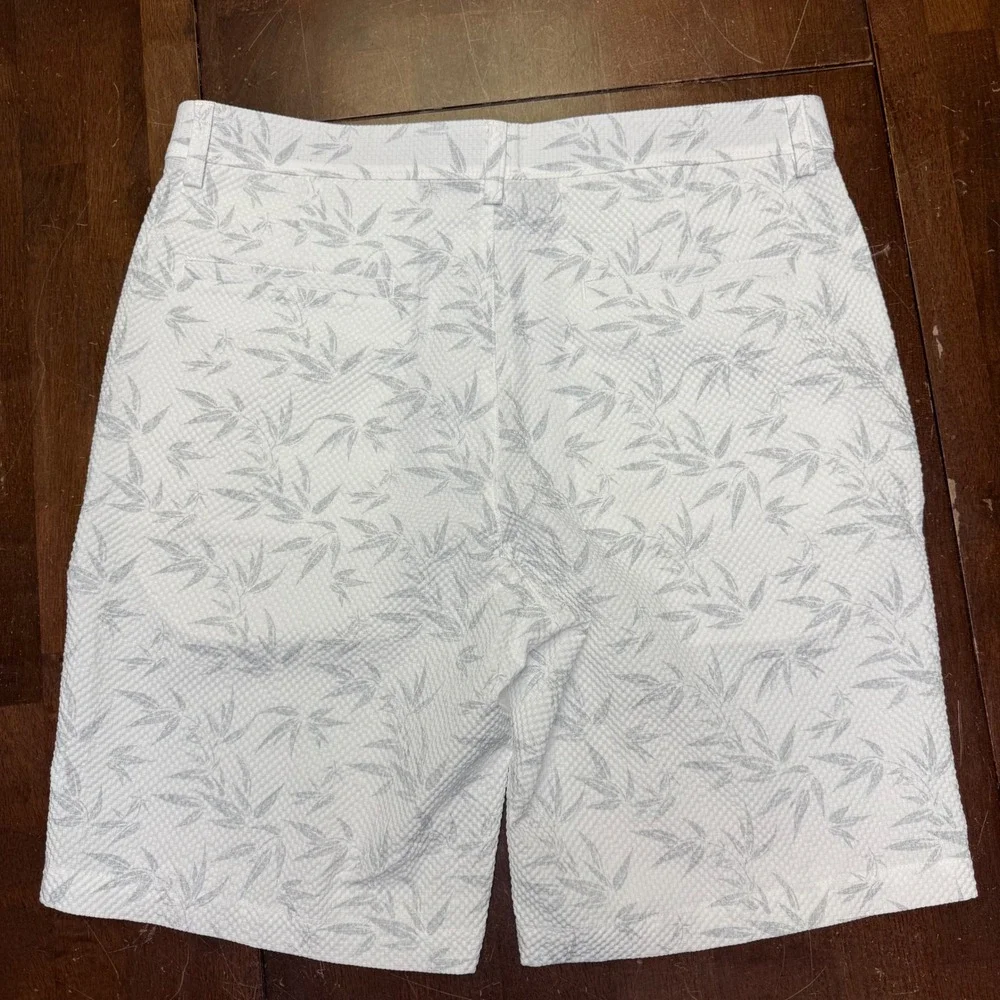 PGA Tour Golf Shorts Mens 34 White Grey Bermuda Bamboo Leaf Print Flat Front